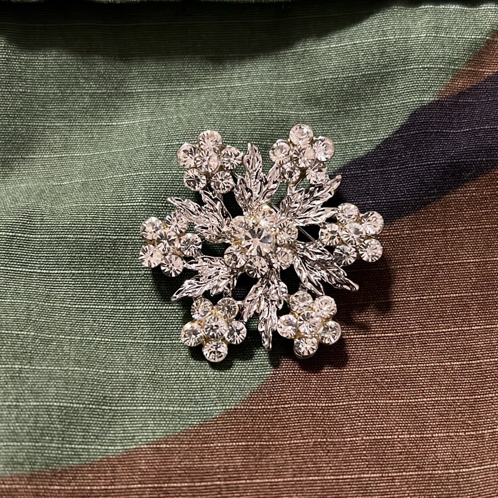 🎁Floral Rhinestone Brooch - Picture 2 of 5